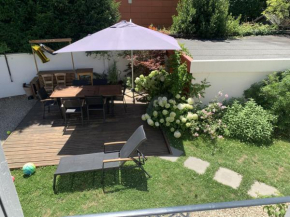 Charmante maison de ville avec jardin et piscine